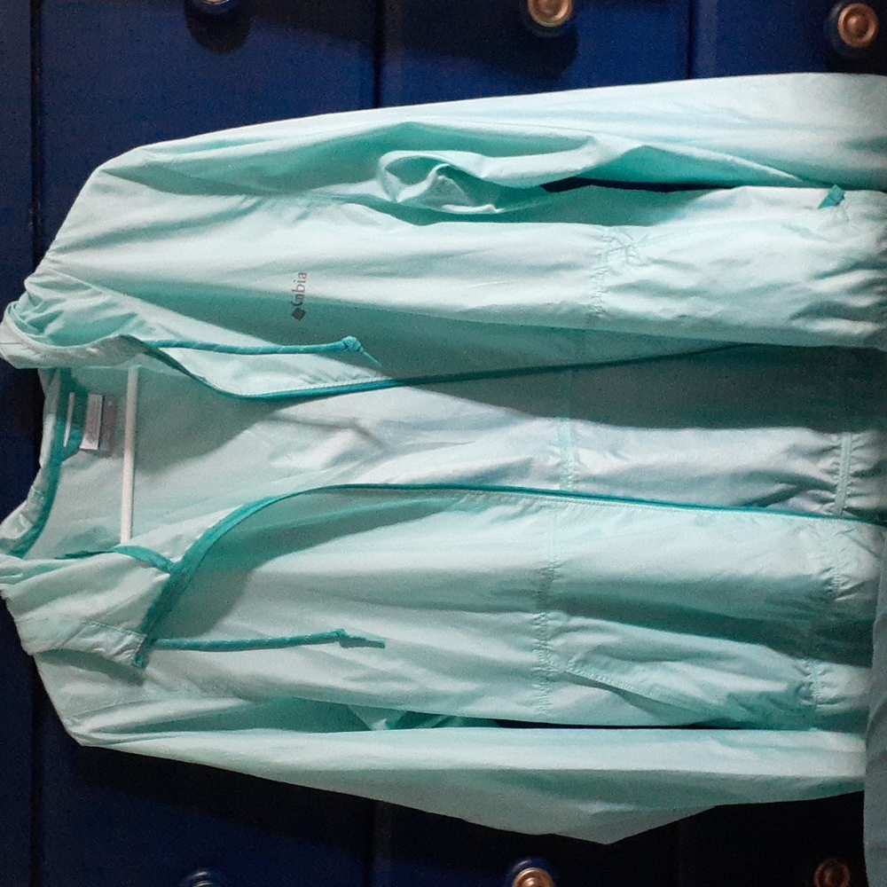 Columbia wind breaker jacket Size medium Mint and teal in color